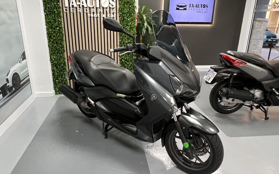 YAMAHA XMAX 125